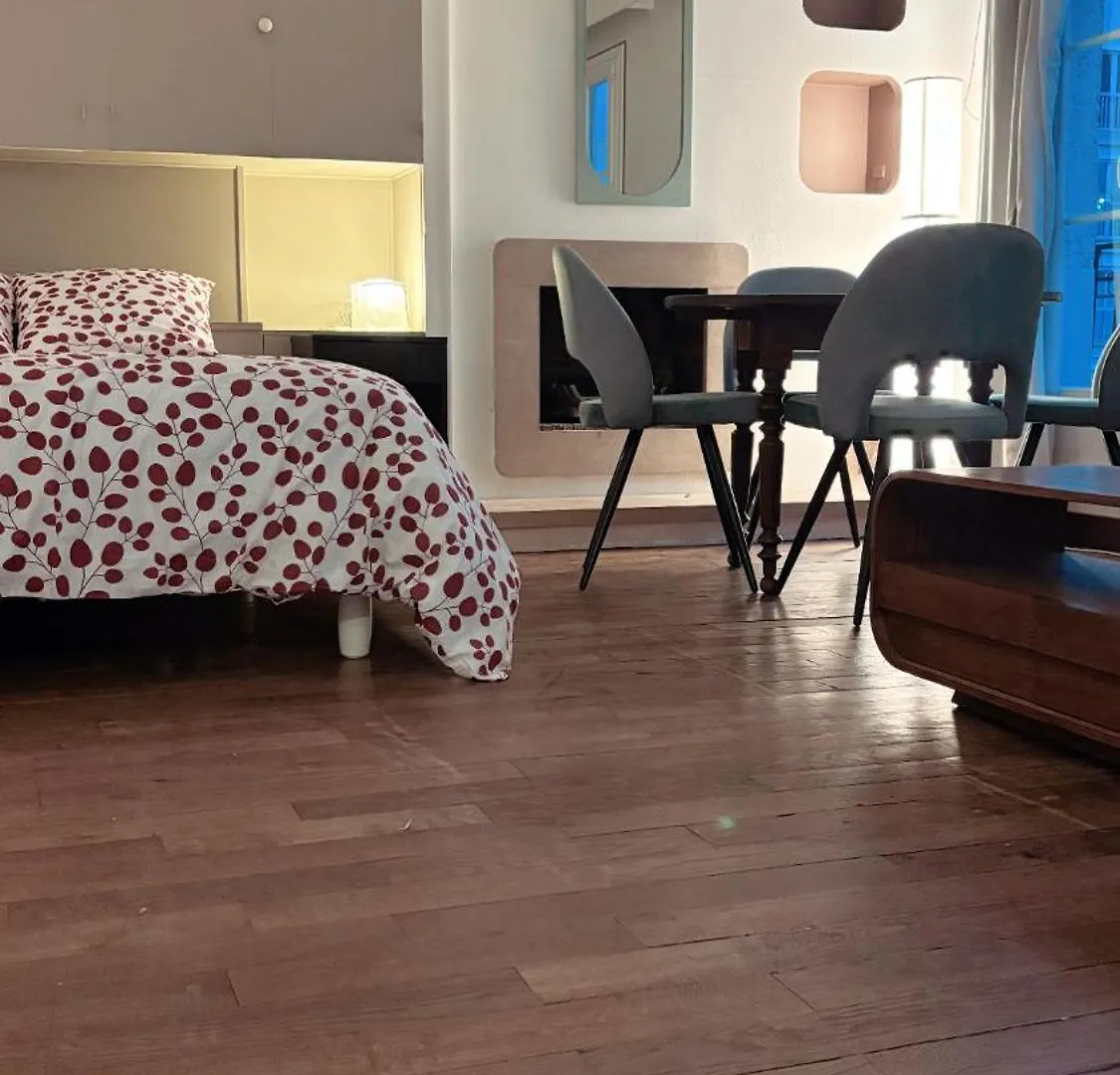 La Maison Du Bonheur A Charonne Париж