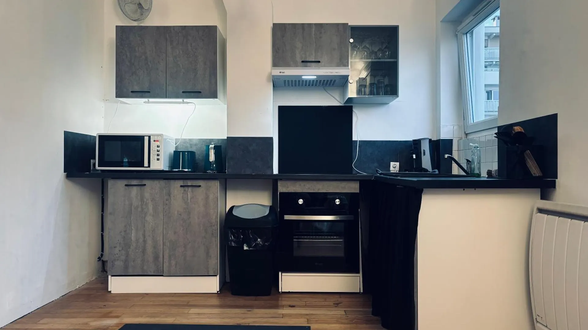 La Maison Du Bonheur A Charonne Париж 0*,  Франция